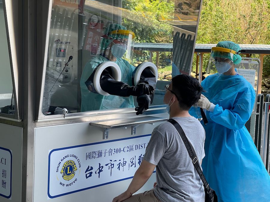 神岡獅友愛心匯聚 臺中慈濟醫院獲贈採檢亭